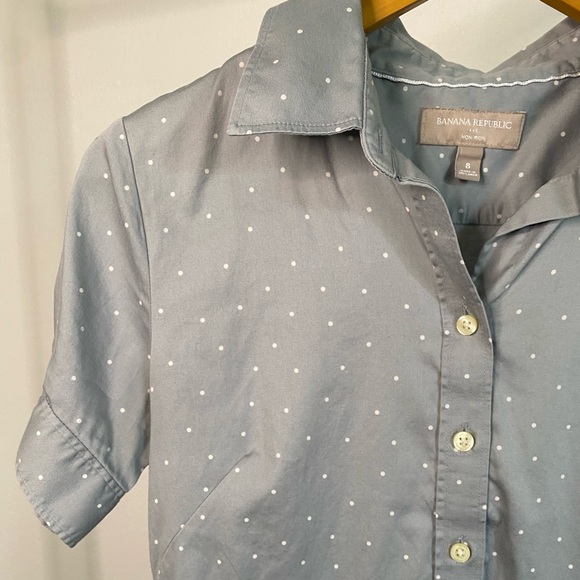 Banana Republic Silver and white Polka dot button down. Size 8 - Picture 3 of 8